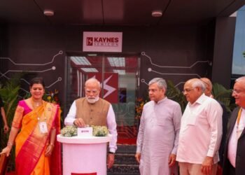 भारत में 2026 में चार और 2027 में दो सेमीकंडक्टर प्लांट तैयार हो जाएंगे : अश्विनी वैष्णव