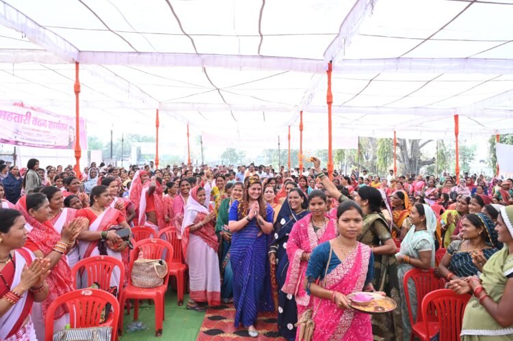 अंतरराष्ट्रीय महिला दिवस के अवसर पर आयोजित महतारी वंदन सम्मेलन में विधायक भावना बोहरा ने किया महिलाओं का अभिनंदन