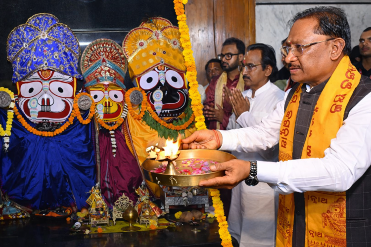 मुख्यमंत्री विष्णु देव साय ने जगन्नाथ मंदिर में की पूजा-अर्चना