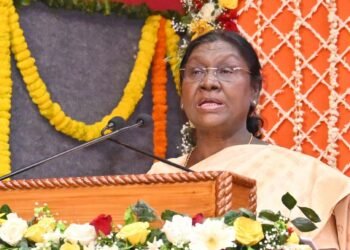 मथुरा में आध्यात्मिक दौरा: राष्ट्रपति मुर्मु ने गोवर्धन परिक्रमा कर रचा इतिहास