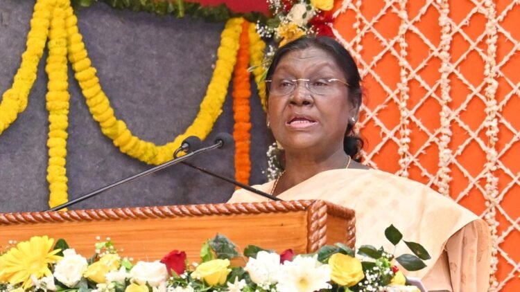 मथुरा में आध्यात्मिक दौरा: राष्ट्रपति मुर्मु ने गोवर्धन परिक्रमा कर रचा इतिहास