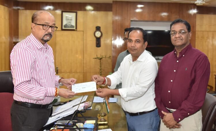 राज्यपाल रमेन डेका ने रेडक्रॉस सोसायटी संरक्षक के रूप में सदस्यता ग्रहण की