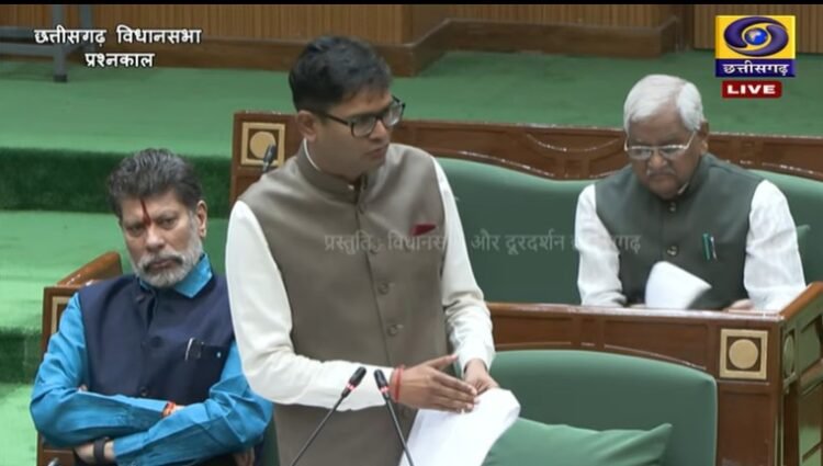 विधानसभा में फिर गूंजा छातिम वृक्ष का मुद्दा, मंत्री ने दिया जवाब