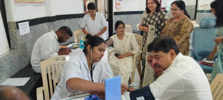 दक्षिणपूर्व मध्य रेलवे रायपुर मंडल में सेक्रो सदस्यों, महिला कर्मचारियों और महिला लाभार्थियों,अधिकारियों का कार्यकारी एवं सामान्य स्वास्थ्य जांच शिविर का आयोजन