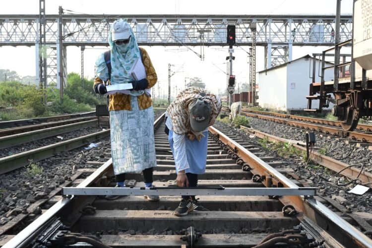 अंतर्राष्ट्रीय महिला दिवस : दक्षिण पूर्व मध्य रेलवे में महिलाएँ निभा रहीं महत्वपूर्ण जिम्मेदारियाँ