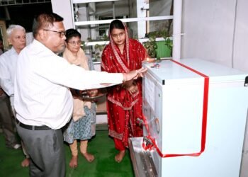 महिला दिवस पर शबरी कन्या आश्रम को वाटर कूलर भेंट..