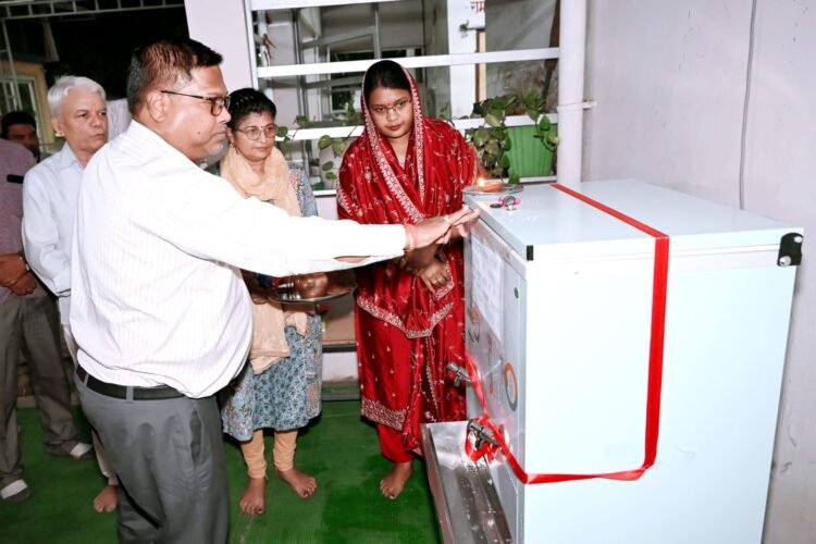 महिला दिवस पर शबरी कन्या आश्रम को वाटर कूलर भेंट..