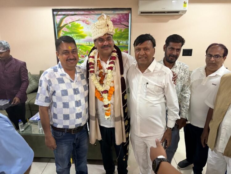 हरीश तारवानी पूज्य सिंधी पंचायत पन्नो आकील परिवार के सर्वसम्मति से निर्वाचित मुखी