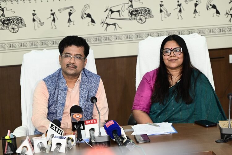 नवा रायपुर में परम्परा से पहचान तक ‘आदि परब-2026’ का भव्य आयोजन,राज्य के चिन्हांकित 43 जनजातियों और उपजातियों की संस्कृति, परिधान और चित्रकला का प्रदर्शन