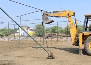 नगर निगम भिलाई ने अवैध अतिक्रमण हटाने की कार्यवाही की