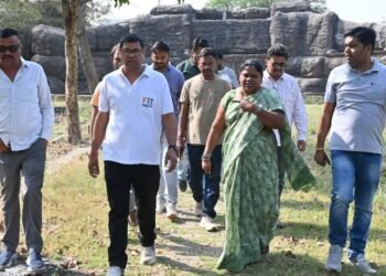 निगम आयुक्त द्वारा किया गया बैकुंठ धाम क्षेत्र का सघन निरीक्षण