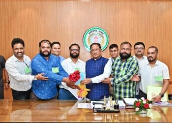 एनएचएम कर्मचारी संघ के प्रतिनिधिमंडल की मुख्यमंत्री विष्णु देव साय से सौजन्य मुलाकात