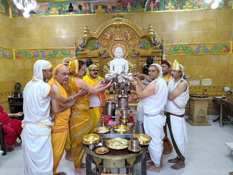 आदि ब्रम्हा आदिनाथ भगवान का जन्म व तप महोत्सव मनाया गया