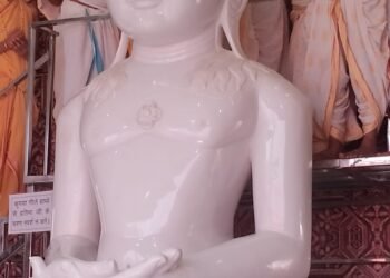 श्री आदिनाथ जयंती समारोह पर हुआ भगवान का महामस्तिष्काभिषेक