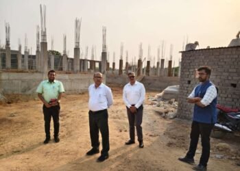 कलेक्टर, एसपी एवं सीईओ ने सुपेबेड़ा के बिहान दिदियों को गांव के विकास कार्यो के लिए एकजुट रहने, की दी समझाइश