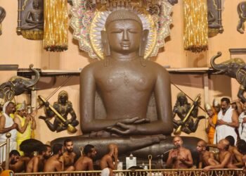 सिद्धक्षेत्र कुण्डलपुर में प.पू. पट्टाचार्य श्री विशुद्धसागर जी महाराज ससंघ की हुई भव्य मंगल अगवानी