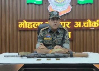मोहला-मानपुर में नक्सल ठिकाने पर छापा: हथियार बरामद, आत्मसमर्पण पर मंगेश का पत्र मिला