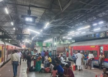 अनाधिकृत वेंडरों की रोकथाम हेतु रायपुर स्टेशन पर चलाया गया औचक खानपान जांच अभियान