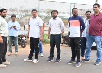 आयुक्त ने फुटबाल ग्राउण्ड और ओपन जिम कार्य का लिए जायजा