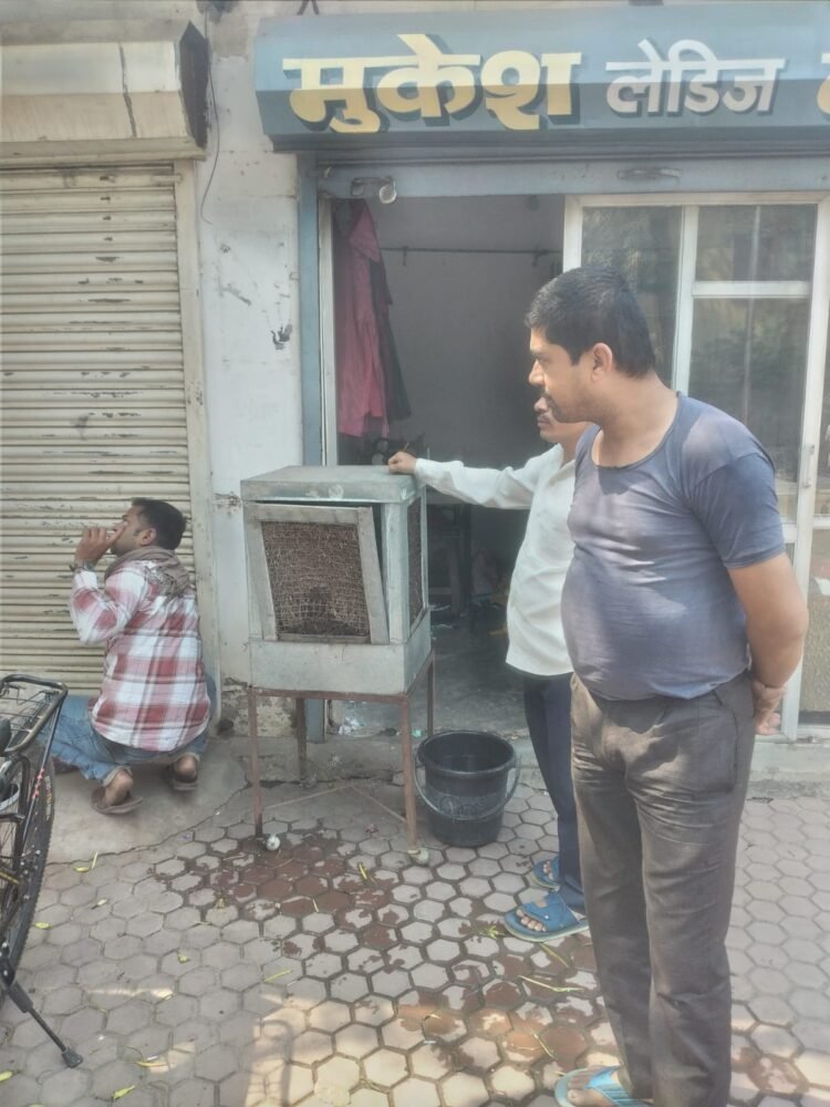 किराया बकाया पर निगम की सख्ती: अग्रसेन चौक की 6 दुकानें सीलबंद