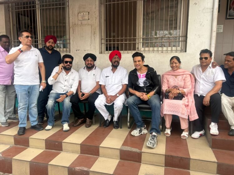 पूर्व विधायक जुनेजा के कार्यालय पहुँचे प्रसिद्ध अभिनेता कृष्णा अभिषेक