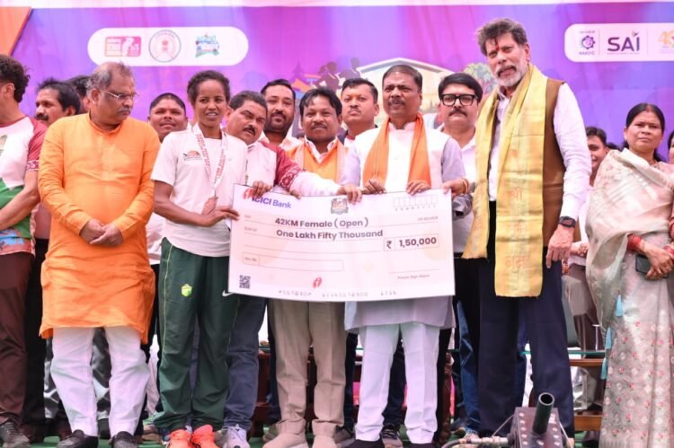 बस्तर हेरिटेज मैराथन 2026: 9,800 से अधिक धावकों के साथ रचा इतिहास, वैश्विक मंच पर चमका बस्तर