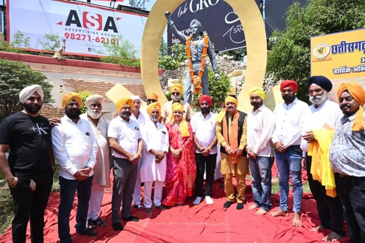 भगत सिंह को शहादत दिवस पर श्रद्धांजलि, महापौर ने किया नमन