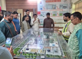 छत्तीसगढ़ के मीडिया दल ने इंदौर में भारत के सबसे बड़े बायो-सीएनजी प्लांट ‘गोवर्धन’ का अवलोकन किया