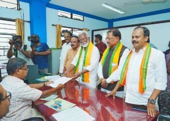 केरल विधानसभा चुनाव में भाजपा प्रत्याशियों के नामांकन रैली में शामिल हुए मुख्यमंत्री साय,बोले-केरल में परिवर्तन का समय आ चुका है