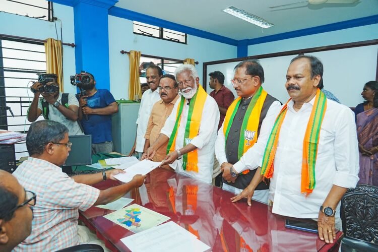 केरल विधानसभा चुनाव में भाजपा प्रत्याशियों के नामांकन रैली में शामिल हुए मुख्यमंत्री साय,बोले-केरल में परिवर्तन का समय आ चुका है