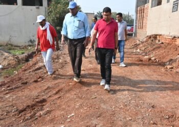 आयुक्त ने वैशाली नगर क्षेत्र का बारीकी से किया निरीक्षण