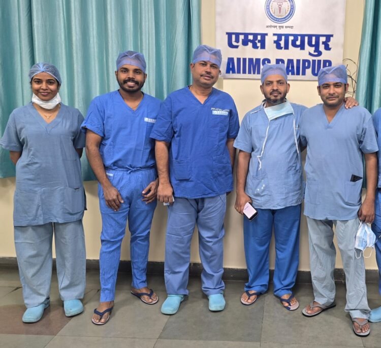 All India Institute of Medical Sciences Raipur में जटिल सर्जरी से पुराने नसों के नुकसान वाले मरीज को मिला नया जीवन