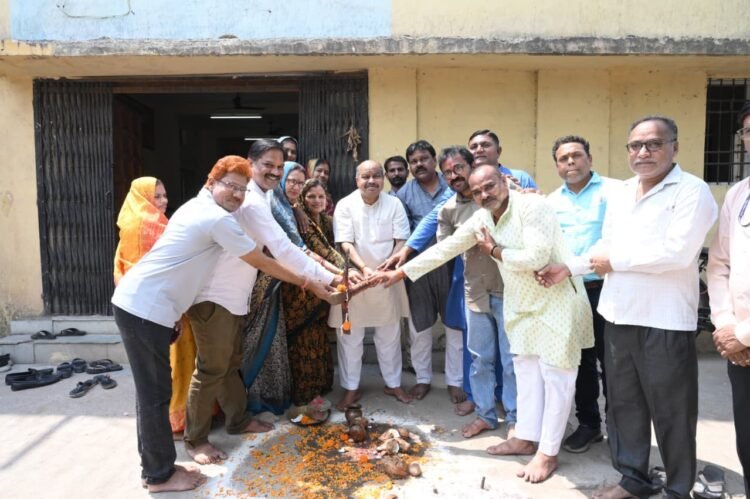 उत्तर विधानसभा क्षेत्र के लोकप्रिय विधायक पुरंदर मिश्रा ने किया लोधी पारा, पंडरी में अतिरिक्त लोधी भवन निर्माण हेतु भूमि पूजन