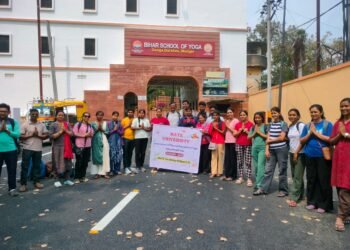 मैट्स यूनिवर्सिटी योग विभाग का शैक्षणिक भ्रमण मुंगेर आश्रम में: योग, अनुशासन और साधना का अद्भुत संगम