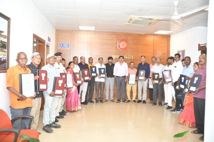 रायपुर रेल मंडल के 21 कर्मचारी सेवानिवृत्त, समारोह में दी गई भावभीनी विदाई