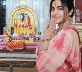 रामनवमी पर रायपुर पहुंचीं अदा शर्मा, श्रीराम मंदिर में गूंजा उनका भजन