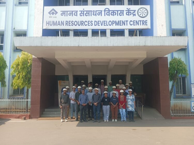 भिलाई इस्पात संयंत्र में आरकेएमआईटीआई नारायणपुर एवं आईआईटी भिलाई के विद्यार्थियों के लिए संयंत्र का शैक्षणिक भ्रमण आयोजित