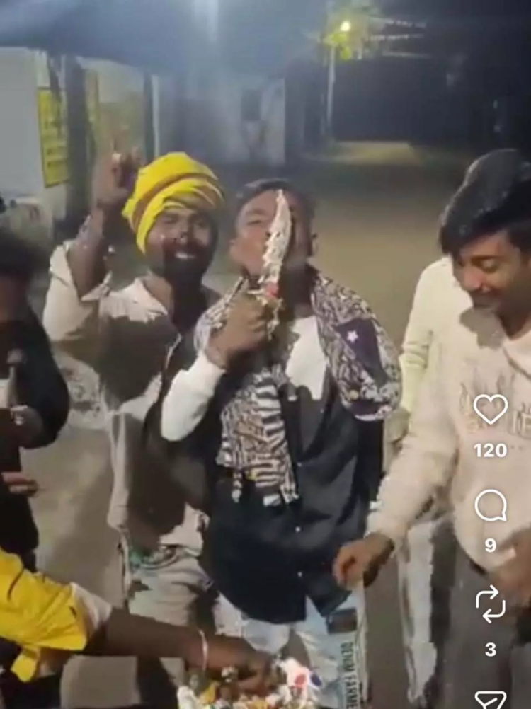 रायपुर में सरेआम चाकू से केक कटिंग, वायरल वीडियो ने खड़े किए कानून-व्यवस्था पर सवाल