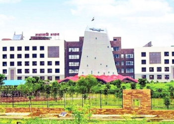 वित्त विभाग के निर्देशानुसार 25 मार्च तक चेक बुक कोषालय में जमा करना अनिवार्य