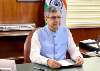 रेलवे में हाईटेक बदलाव: AI कैमरा, QR एंट्री और स्मार्ट मॉनिटरिंग से बदलेगा यात्री अनुभव