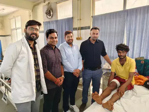 सिम्स में जटिल ऑपरेशन सफल, जांघ से गोली निकालकर बचाया मरीज का पैर