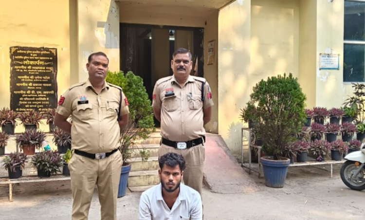 गैस ऑफिस में घुसकर डिलीवरी बॉय से मारपीट, युवक गिरफ्तार
