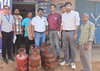 होटल और ढाबों से 29 घरेलू गैस सिलेंडर जब्त