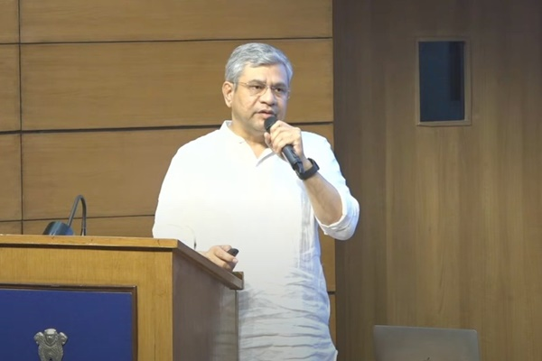 भारत में प्रोडक्ट डिजाइन नहीं करने वाली इलेक्ट्रॉनिक्स कंपनियों को नहीं मिलेगा सरकारी फायदा: अश्विनी वैष्णव