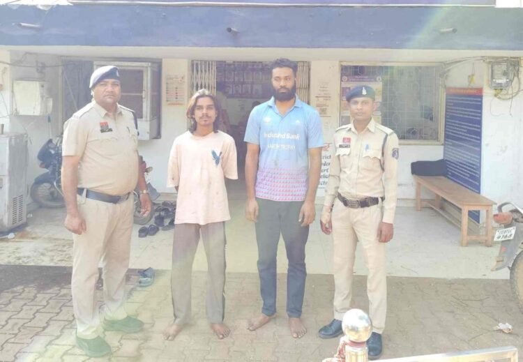 बेजुबान कुत्ते की बेरहमी से हत्या, दो आरोपी गिरफ्तार