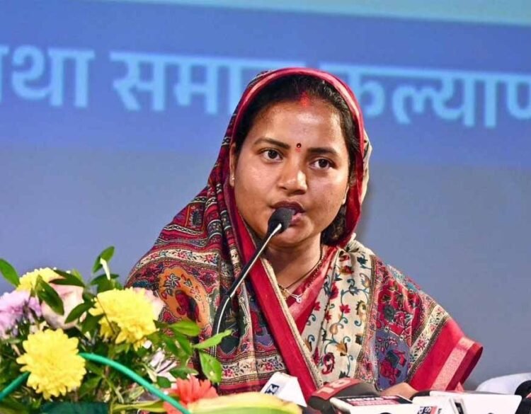 मंत्री लक्ष्मी राजवाड़े के विभागों के लिए लगभग 11 हजार 763 करोड़ रुपये की अनुदान मांगें पारित