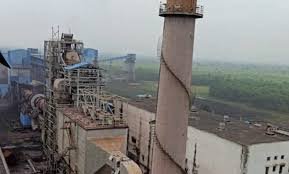 स्पंज आयरन प्लांट में काम के दौरान पिघला लोहा गिरा मजदूरों पर, चार गंभीर रूप से झुलसे