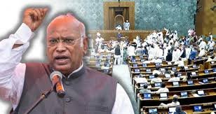 LPG संकट को लेकर संसद में हंगामा, विपक्ष ने सरकार से मांगा जवाब