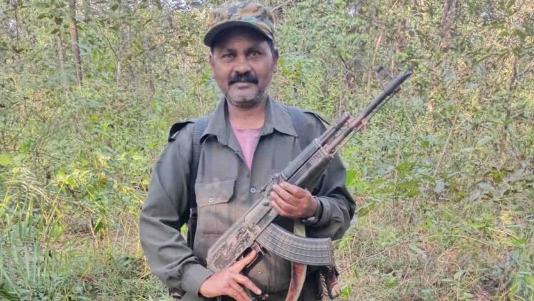 पापा राव समेत 17 नक्सलियों का सरेंडर, बस्तर में बदलाव की नई तस्वीर