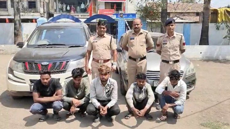 मोबाइल चोरी से बैंक लूट तक की प्लानिंग, रायगढ़ पुलिस ने 6 आरोपियों को दबोचा